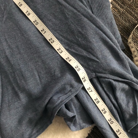 Lululemon Universal Wrap - Picture 14 of 16